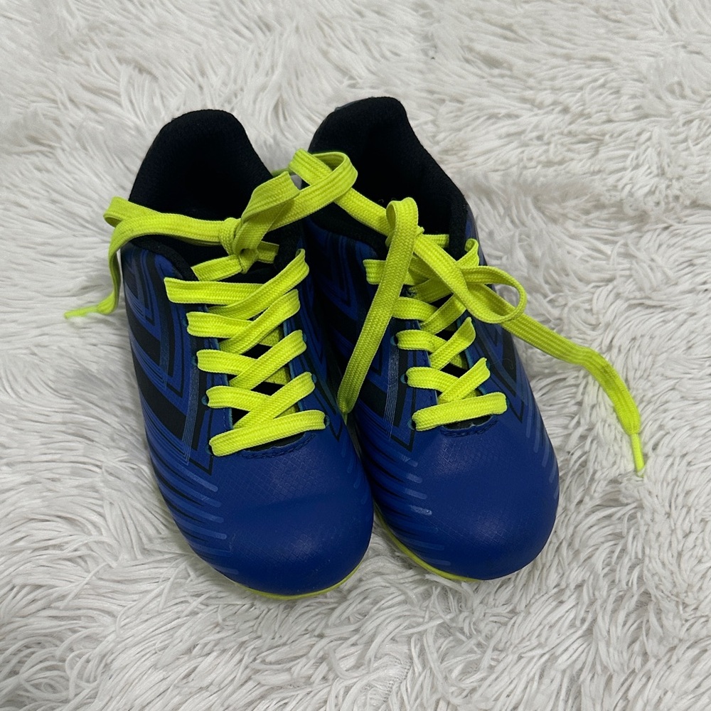 🐨 Mitre Soccer Cleats